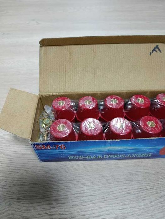 Продам изоляторы разные, можно все сразу оптом. Перечисление есть тоже