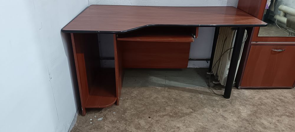 продам стол письменный