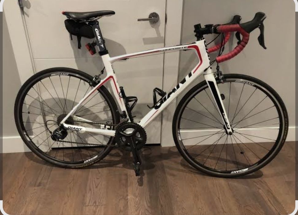 Шоссейный велосипед giant defy 2014