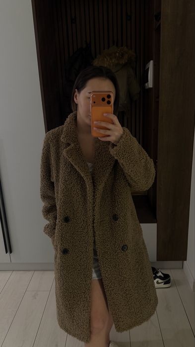 Продам верхнюю одежду