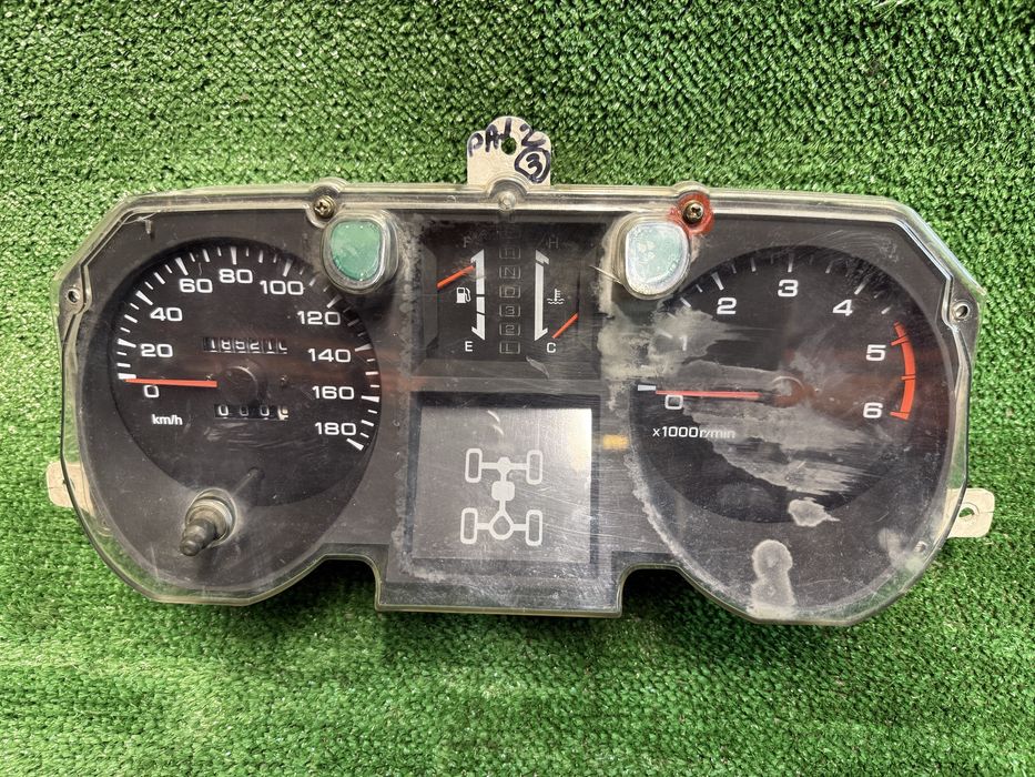 Щиток приборов на паджеро 2