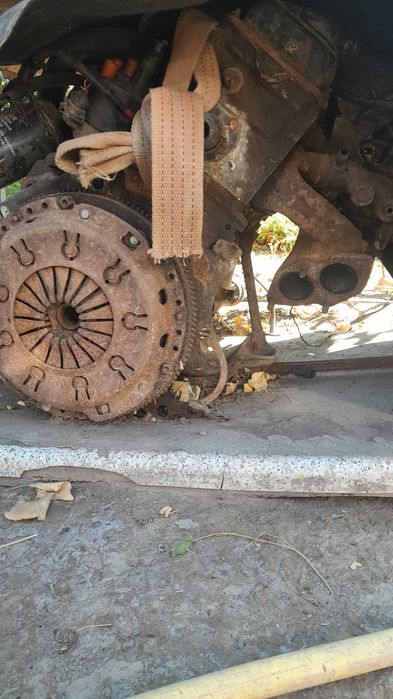 Автозапчасти  77