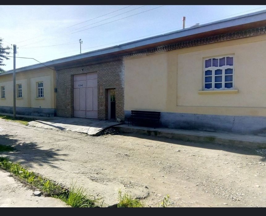 Ховли сотилади !