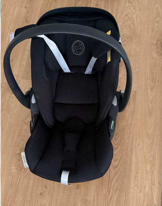 Scoica auto pentru copii Cybex Gold Cloud G i-Size Plus, 0-24 negru