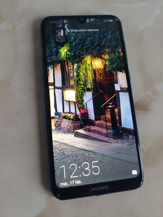 Vând Huawei Y7 2019 albastru /puțin fisurat dar funcțional /poze reale