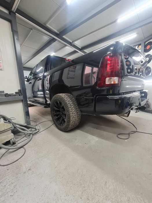 Автобояджийски и тенекиджийски услуги София