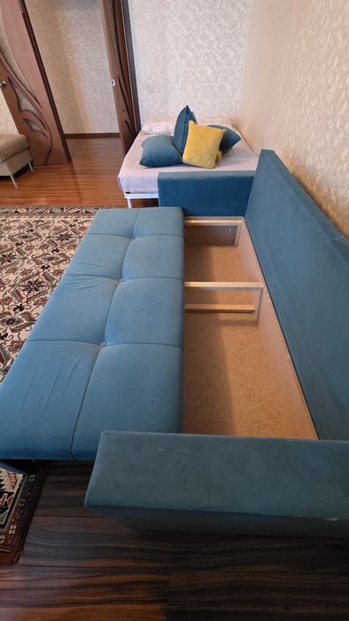 Продам диван 210 м ширина.