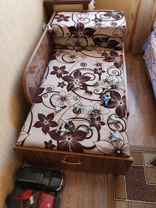 Кровать односпальная