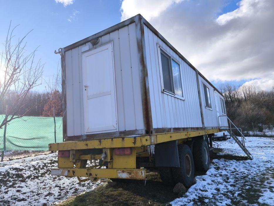 Фургон-контейнер за живеене. 12 х 2.5м. с полуремарке.