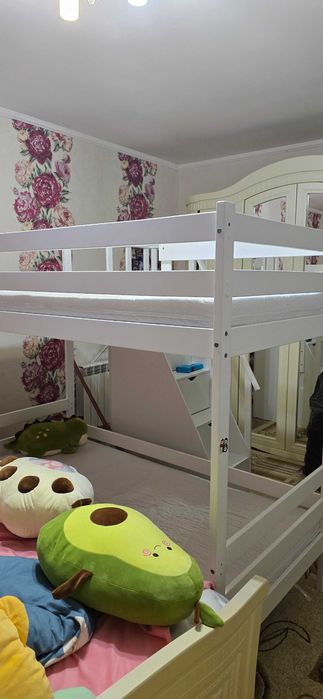 Продается двухярусная кровать