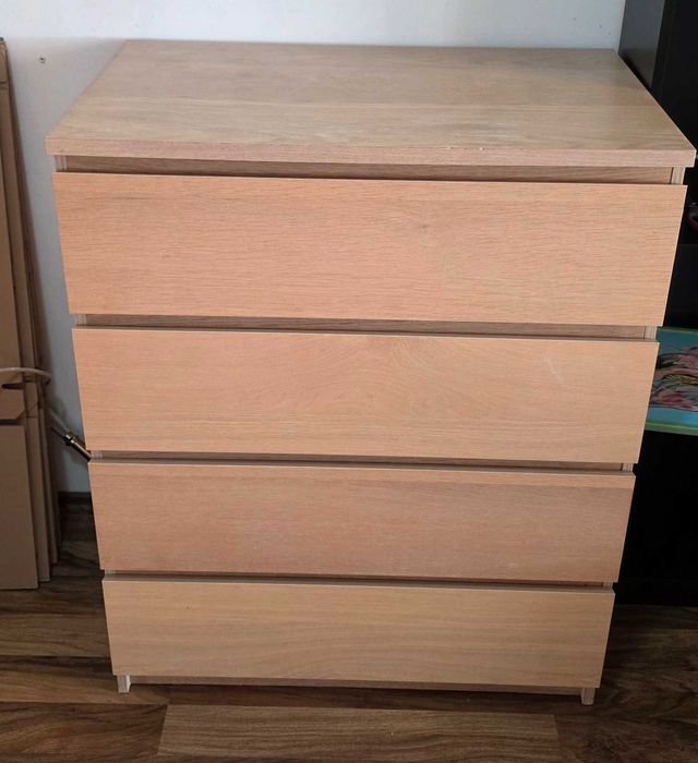 Vand comodă IKEA Malm cu 4 sertare - furnir stejar - stare buna