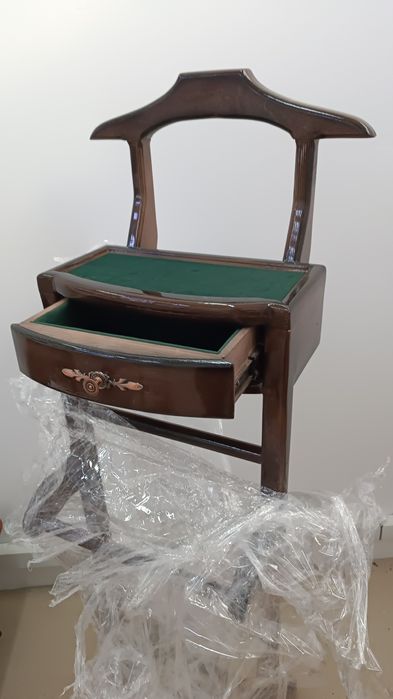 Напольная вешалка