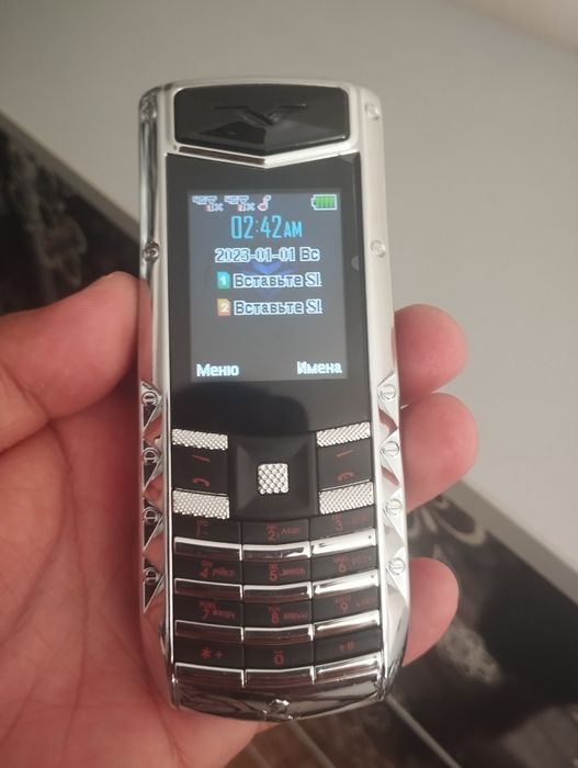 Vertu Ferrari телефоны для связи