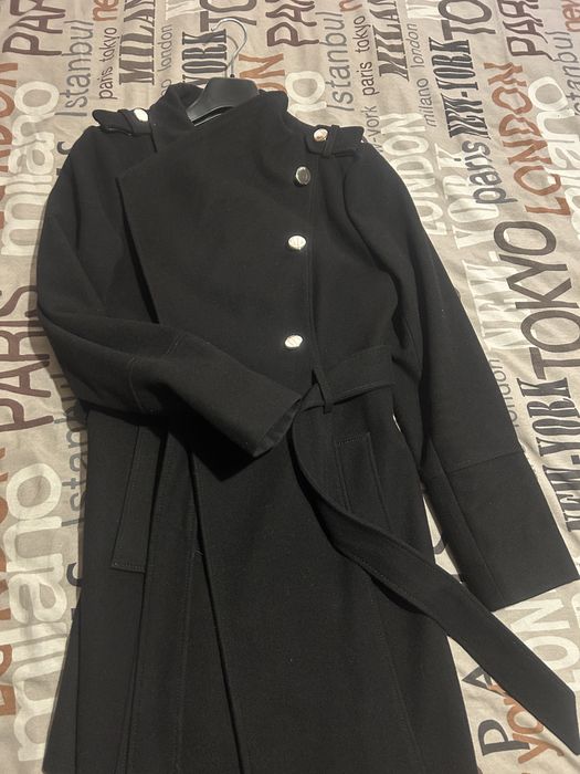 Палто Guess черно