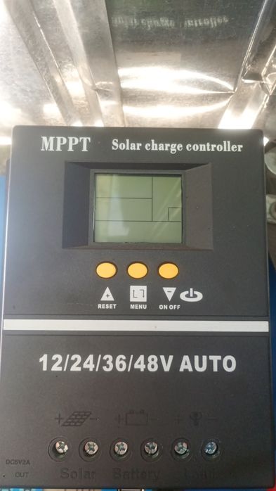 Mppt solar charge controller