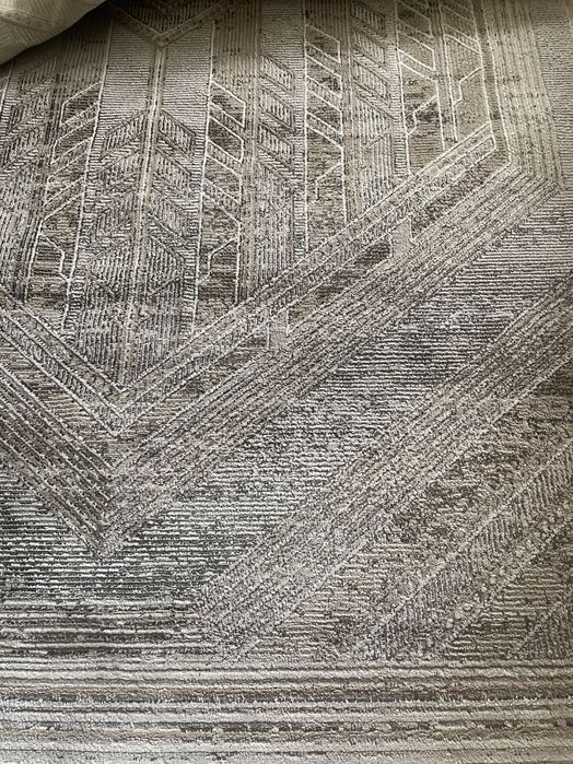 Ковер  в хорошем состояний