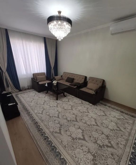 Абая. 2-х комнатная в центре