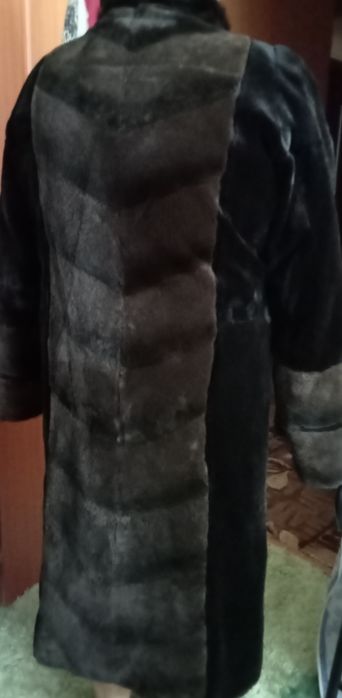 Продаю шубу мутон и воротник норка