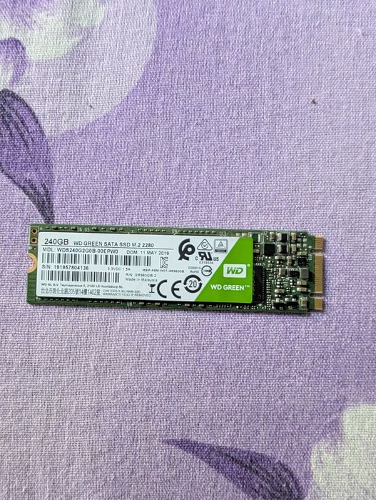 ssd 240gb si hdd sata