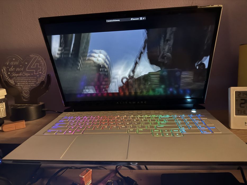Plaptop Alienware m17 R3 / 300Hz / 3ms / 100% sRGB