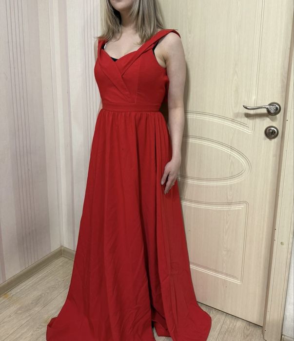 Платье S в пол отдаю за бесценок