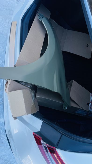 Крыло передый левый