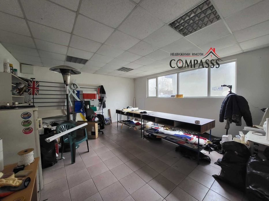 Продава се Промишлена сграда в Добрич, Градска болница - 2061 кв.м за 153 €/кв.м - Снимка #3