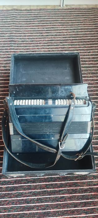 Продаётся Баян Этюд