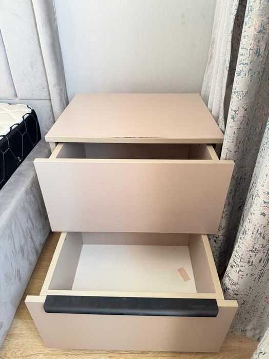 Шкаф и две тумбочки