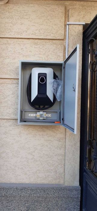 Установка зарядки чарджер на электромобиль