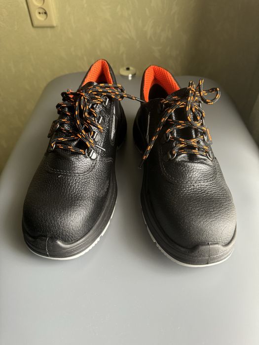 Спецобувь 42 размер новый