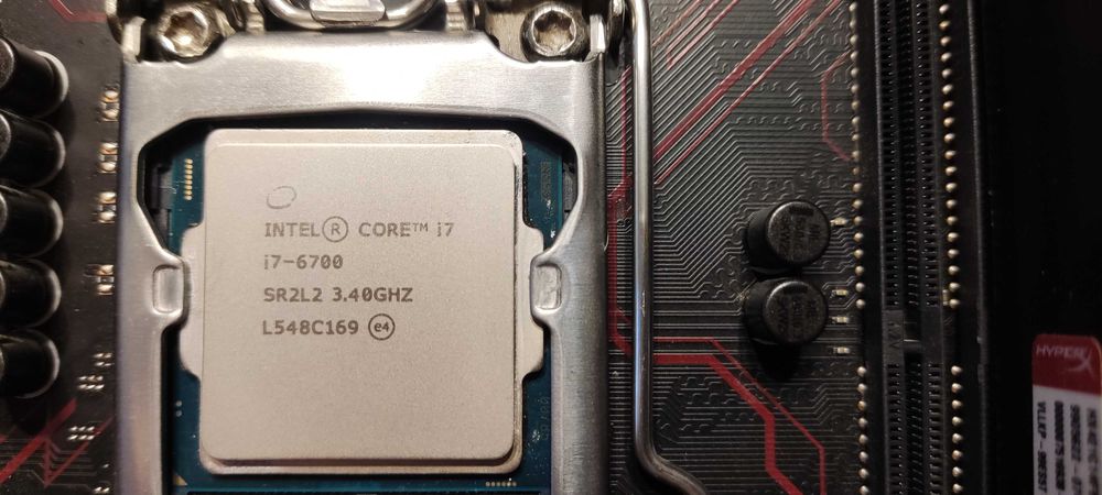 Продавам: ASUS B150M PRO GAMING + i7-6700 + KINGSTON FURY 2X8GB DDR4