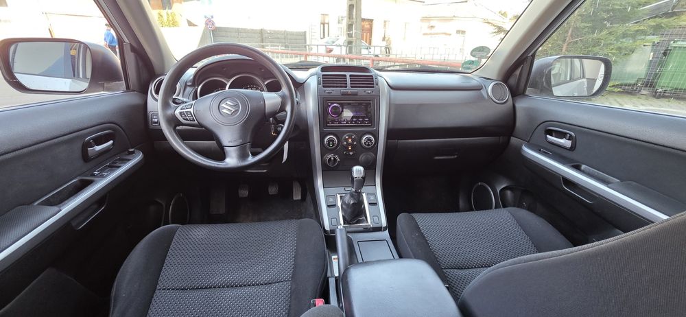 Suzuki Grand Vitara 2.0i-16V-140 cp 4x4