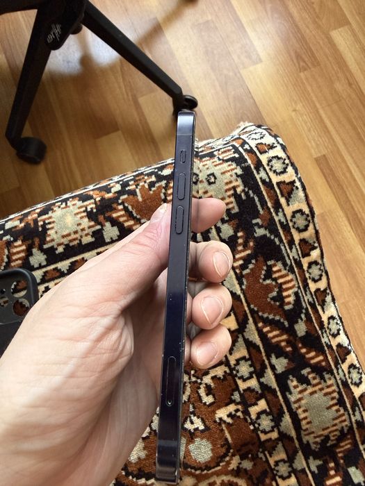 Iphone 12 в хорошем состоянии