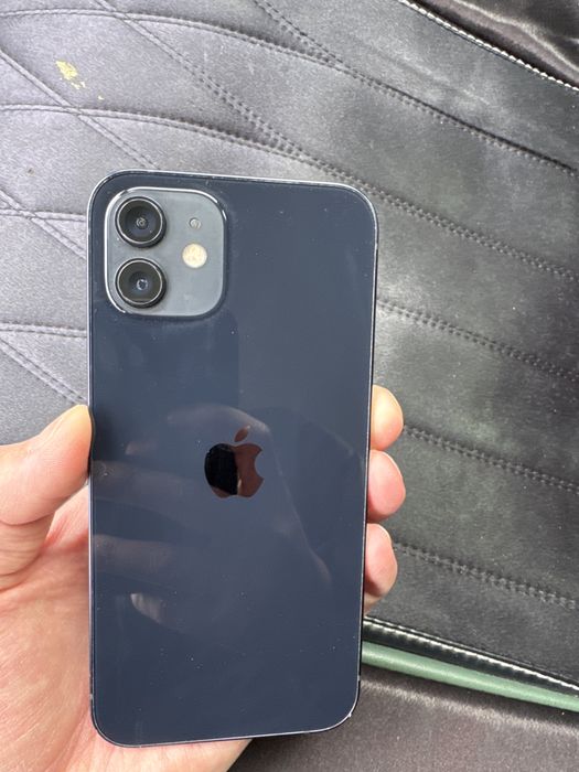 Iphone 12 емкость 82