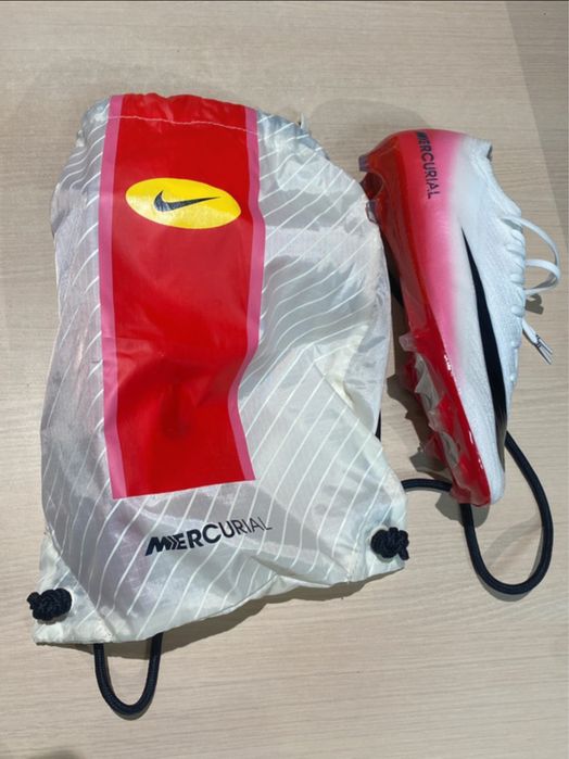 Ghete de fotbal nike