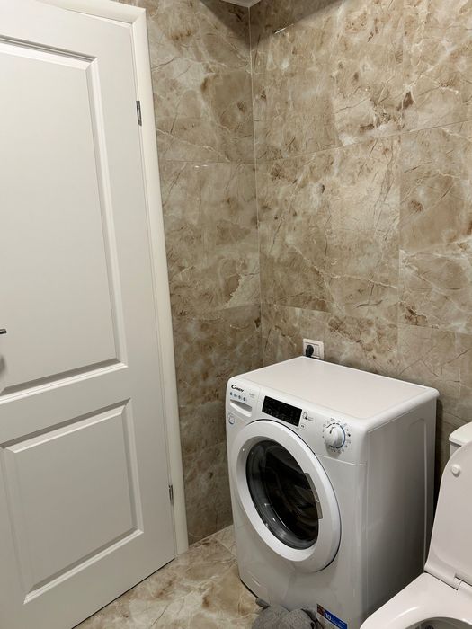 PROPRIETAR, Inchiriez studio 41mp cu parcare Central Address