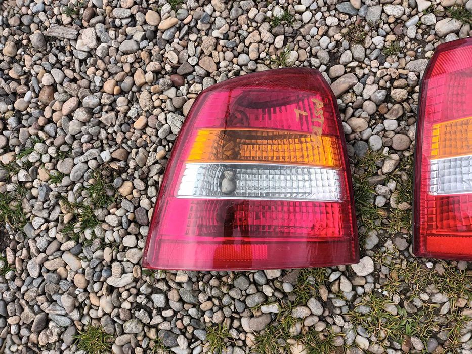 ляв и десен стоп за опел астра Г хечбек OPEL ASTRA G хечбег