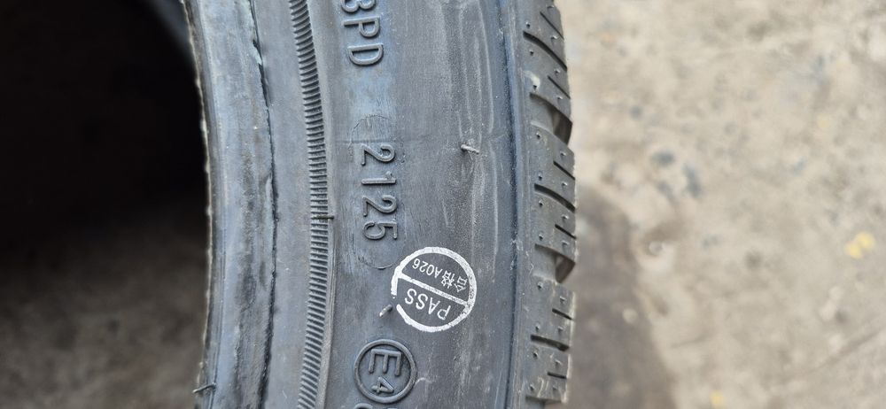 4 anvelope iarna noi Rockblade 235/40/18.Pretul este pe bucata.