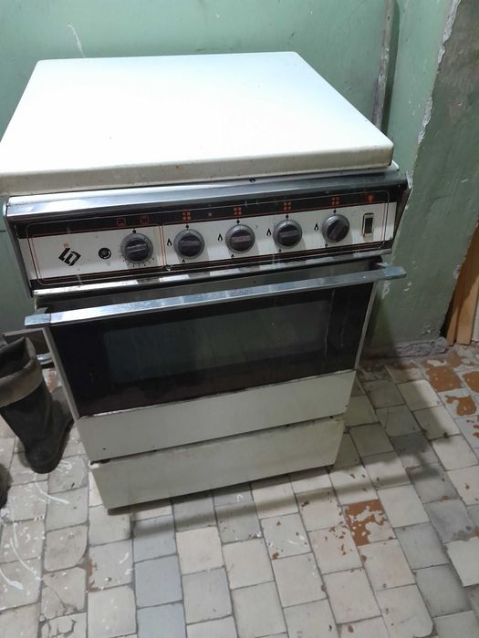 Продаётся плита в хорошем состоянии