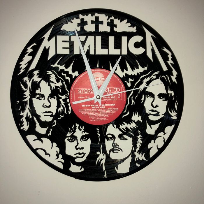 Ceasuri vinil sau lemn personalizate