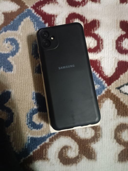 Продаю Samsung Galaxy A04e.