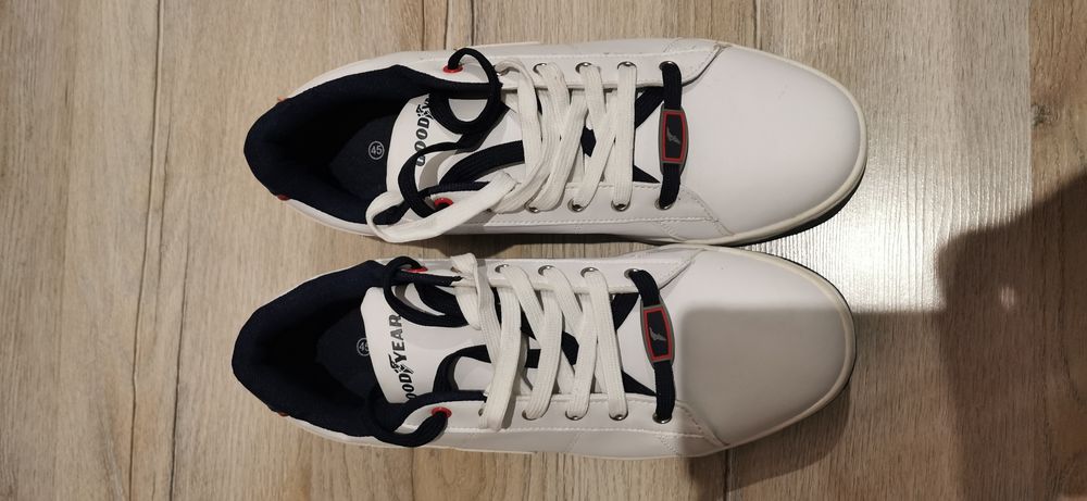 Pantofi sport, Goodyear