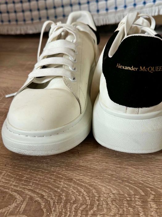 Продавам маратонки Alexander McQueen Oversized Sneakers, номер 46.