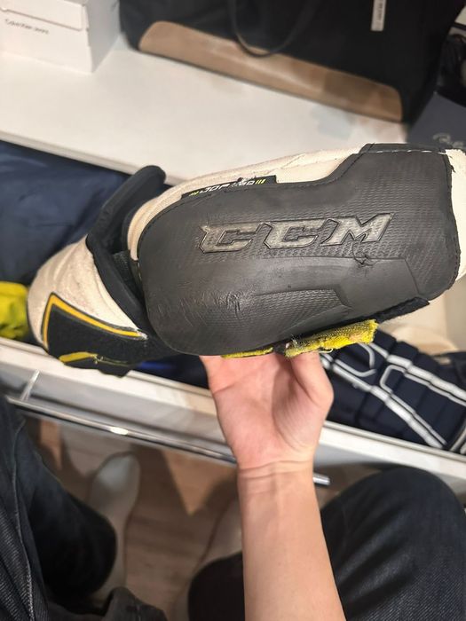 Хоккейная форма.