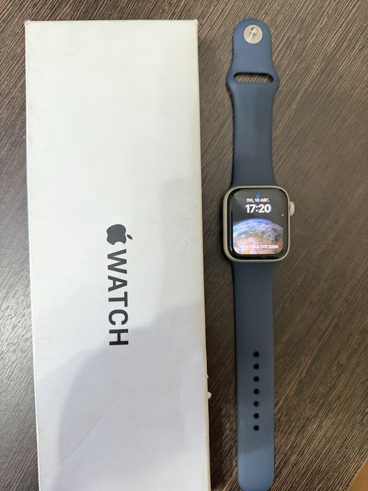Продам Apple watch SE2