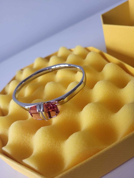 Нови оригинални  гривни от колекция  Lucent  bangle Swarovski