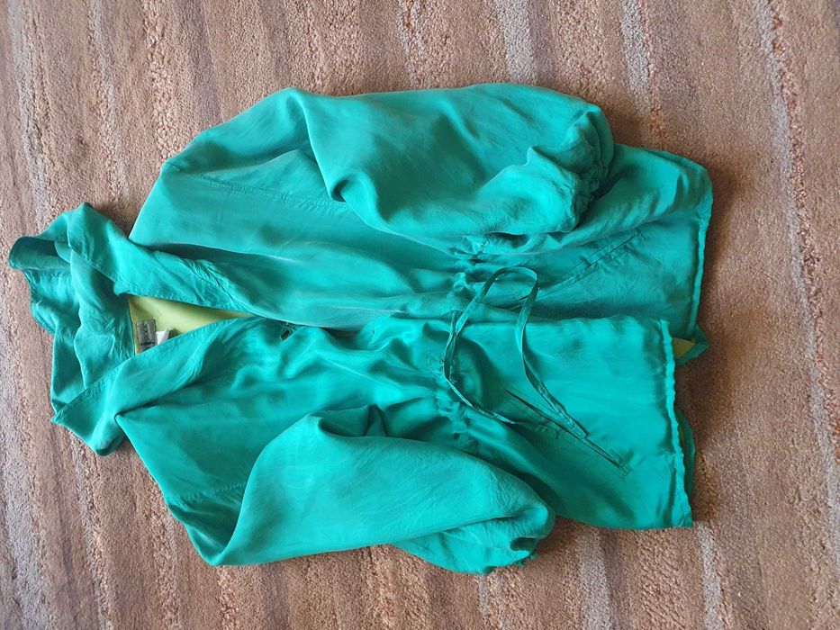 Пролетно зелено якенце