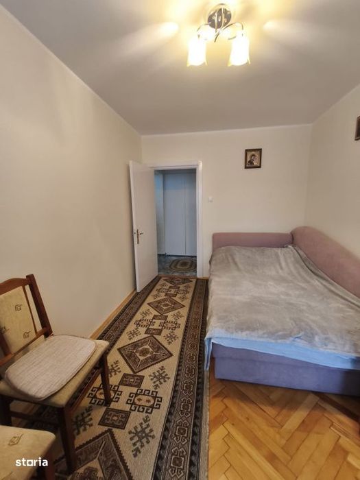 Apartament 3 camere+boxa, etaj 3, zona Hurmuzachi, Radauti