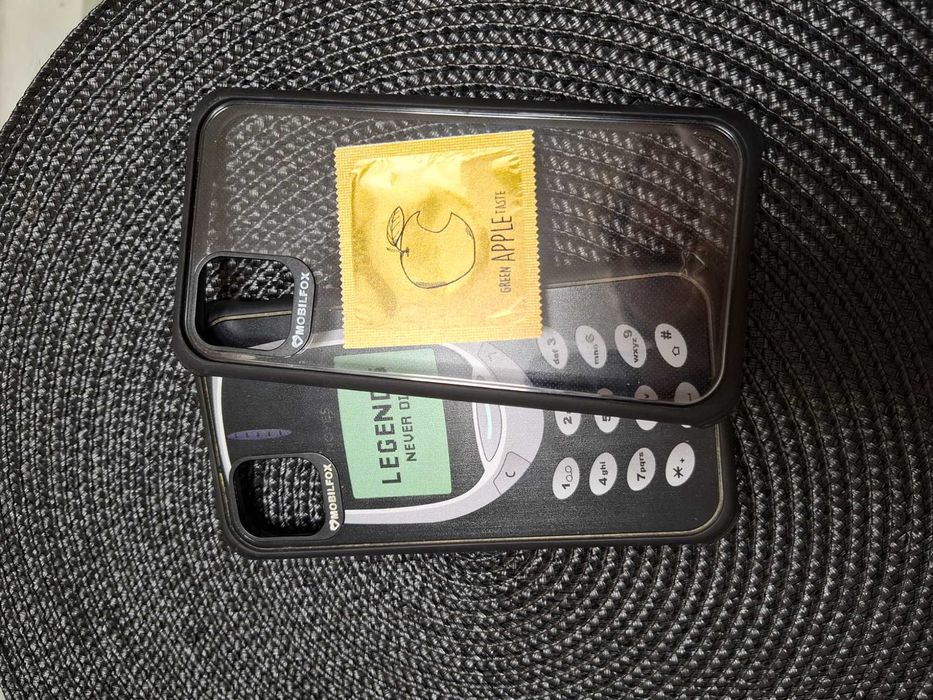 Телефон iPhone 11